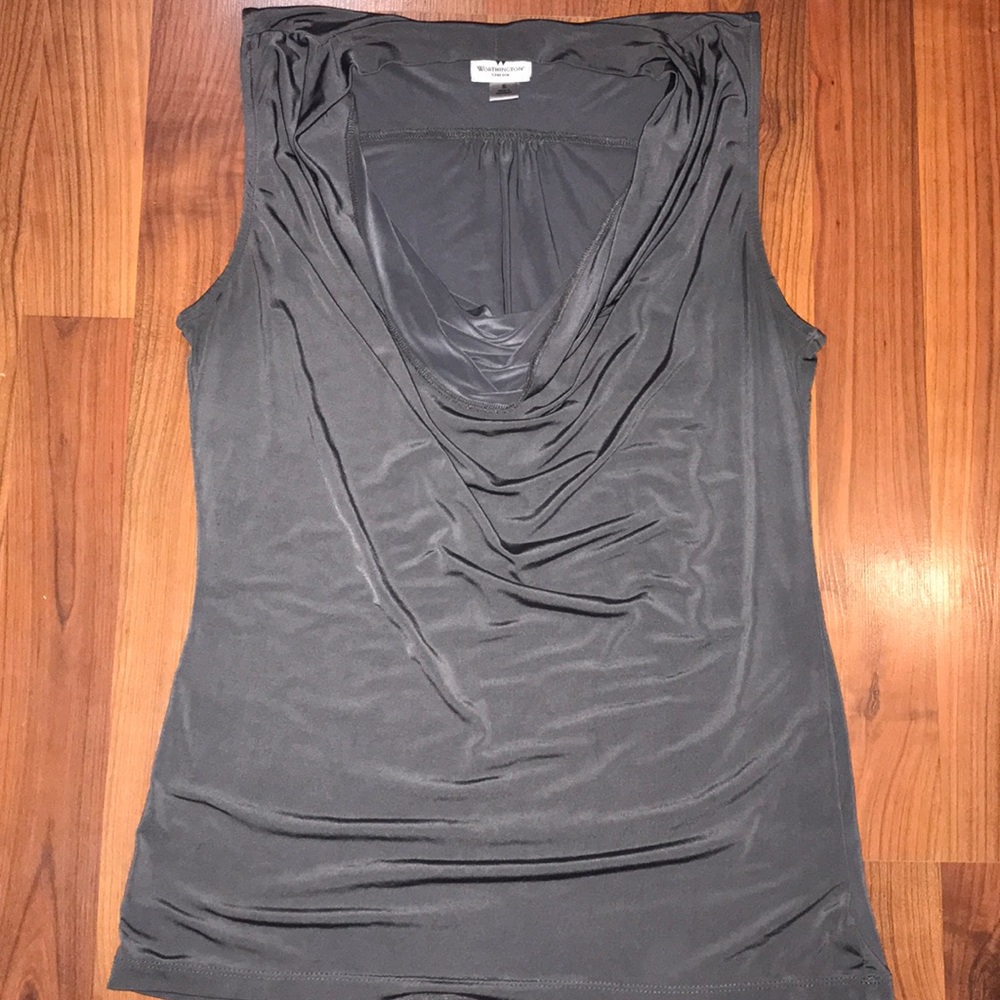 Scoop neck sleeveless top